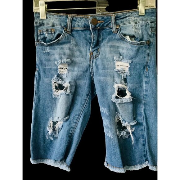 VIP GIRLS RIPPED DISTRESSED 5 POCKET DESIGN BLUE DENIM JEAN SHORTS SIZE 1/2 - Picture 14 of 16